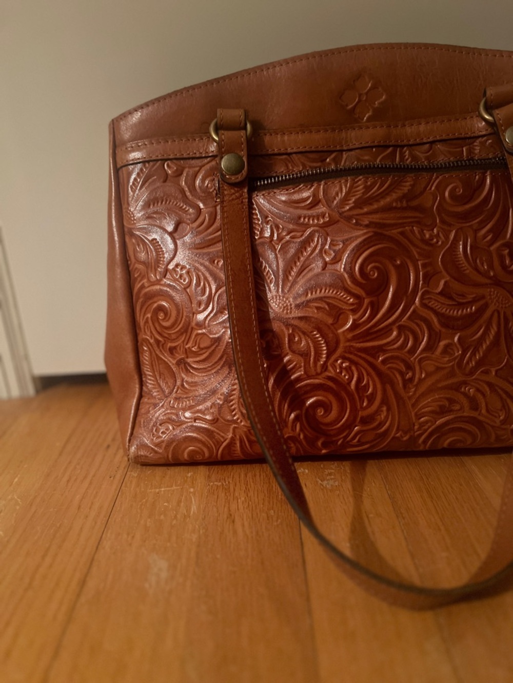 Patricia Nash Poppy Tote Handbag in Tooled Florence Leather - Picture 3 of 16